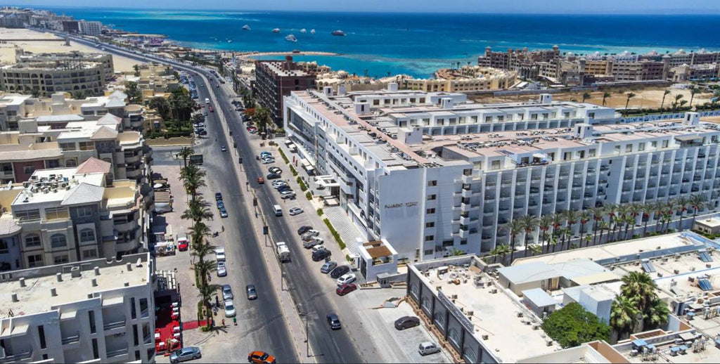 شقة للبيع باطلالة بجانب البحر بعرابية